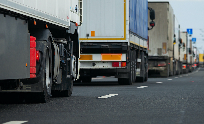 İngiltere yabancı kamyon şoförlerin çalışmasını kolaylaştıracak