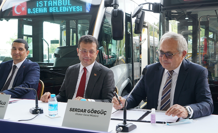 100 yeni metrobüs için İBB ve OTOKAR imzaları attı