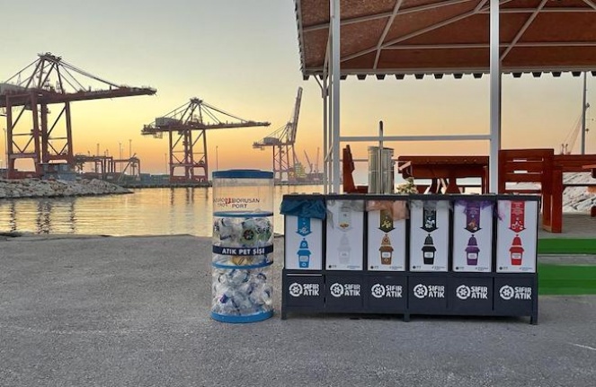 Borusan Limanı'nda; pet şişeler ipliğe, iplikler iş kıyafetine dönüyor